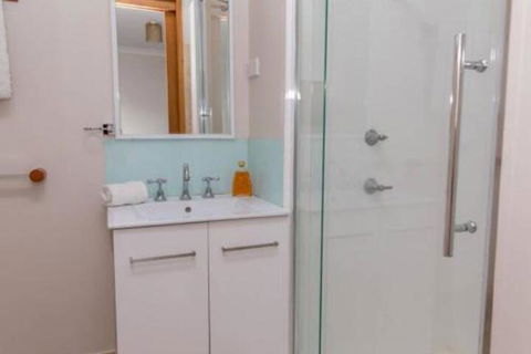 Kookas Nest Waterfront Home Tranquil Setting - Accommodation Brisbane 2