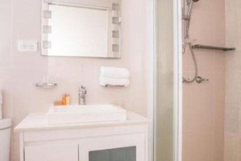 Scenic Illawong Riverside Getaway 1bed1bath Unit - Accommodation Brisbane 5