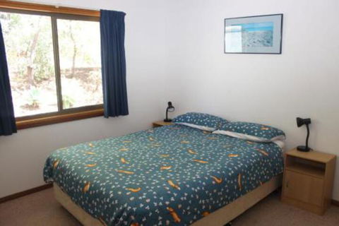 LIZ LAKE - Accommodation Brisbane 2