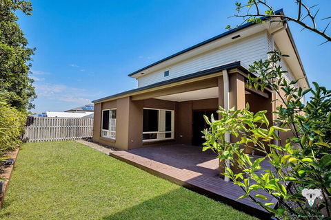 Rochedale Spacious Holiday 4 Bedrooms House Qro009 - Accommodation Brisbane 4