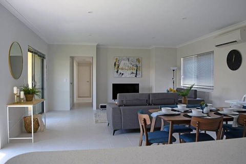 The Kingsley's Place Piara Waters - Accommodation Brisbane 7