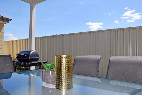 The Kingsley's Place Piara Waters - Accommodation Brisbane 1