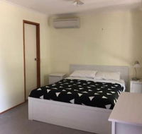 Self contained studio - Accommodation Brisbane