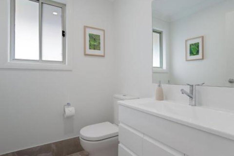 Birubi Breezes 2 / 7 Fitzroy St. Large Duplex With Air Conditioning WIFI & Only 5 Minute Walk To The Beach - Accommodation Brisbane 6