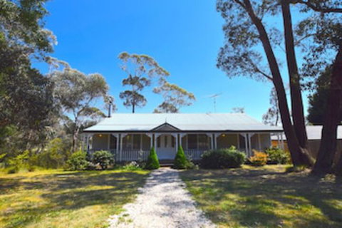 Rocky Mountain Cottage - Accommodation Brisbane 0