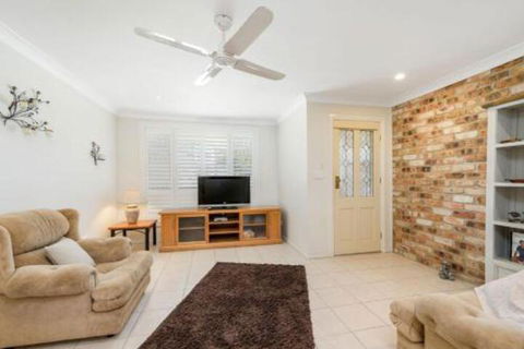 Burkeys 5 Main Street - Accommodation Brisbane 7