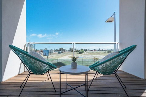 The Cove At New Port Pool Spa Sauna Gym & More - Accommodation Brisbane 5