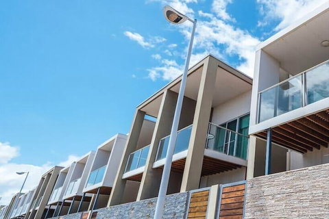 The Cove At New Port Pool Spa Sauna Gym & More - Accommodation Brisbane 7