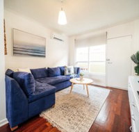 Urban Beach Shack Metres from the Beach  Cafes - Accommodation Brisbane