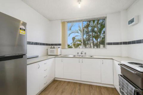 WAVES On MAIN 4 / 1 MAIN STREET - Accommodation Brisbane 2