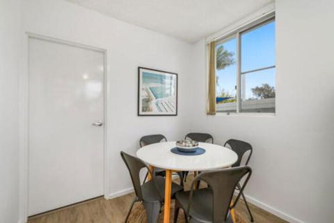 WAVES On MAIN 4 / 1 MAIN STREET - Accommodation Brisbane 7