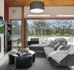 Casa sul lago quite simply a very special place - Accommodation Brisbane