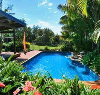 Illalangi views pool walk to beach - Accommodation Brisbane