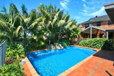 Illalangi Views Pool Walk To Beach - Accommodation Brisbane 6