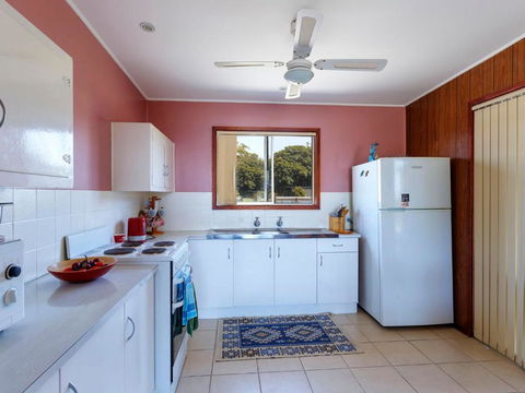 3 Curlew Avenue - Accommodation Brisbane 6