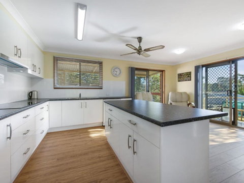 Buckland St. 29 Mollymook - Accommodation Brisbane 1