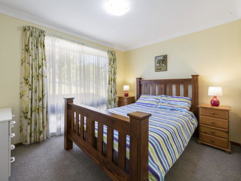 Buckland St. 29 Mollymook - Accommodation Brisbane 2