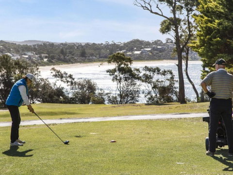 Buckland St. 29 Mollymook - Accommodation Brisbane 3