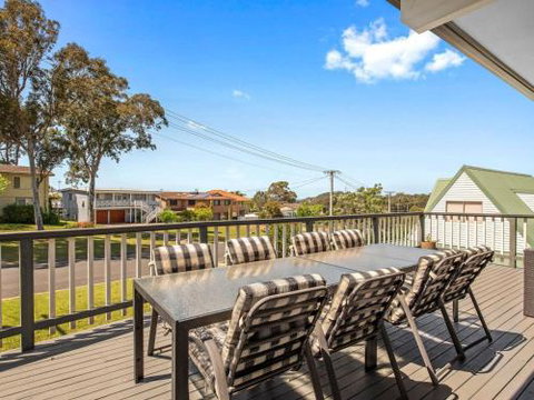 Carroll Ave 85 Mollymook - Accommodation Brisbane 1