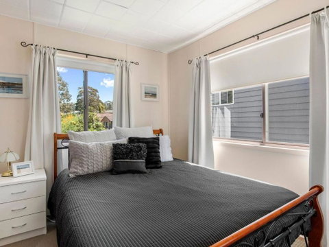 Carroll Ave 85 Mollymook - Accommodation Brisbane 5