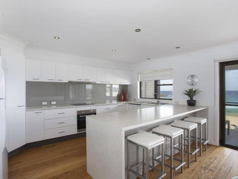 Beach Rd 24 Mollymook - Accommodation Brisbane 2