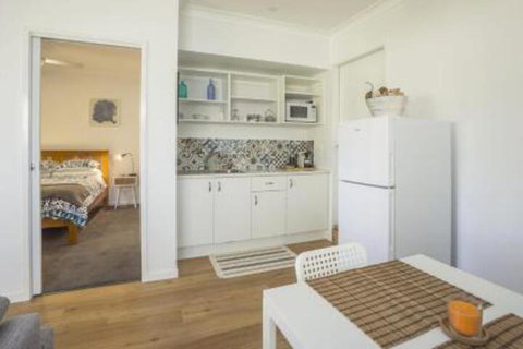 Clyde Studio 53 Mollymook - Accommodation Brisbane 0