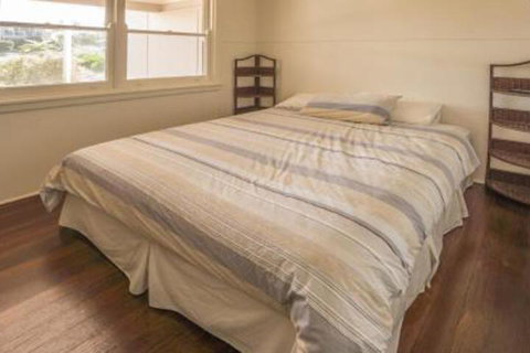 Lockhart Ave 76 - Accommodation Brisbane 4