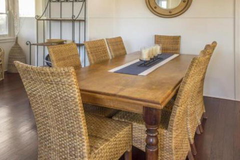 Lockhart Ave 76 - Accommodation Brisbane 6