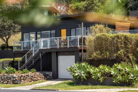 Mitchell Pde 31 Mollymook - Accommodation Brisbane 0