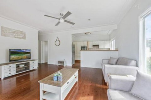 Mitchell Pde 71 Mollymook - Accommodation Brisbane 5