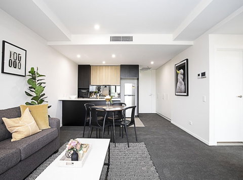 CANBERRA CHIC Hosted By LAbode - Accommodation Brisbane 5