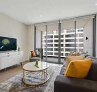HomeHotel Luxurious High Rise Apt - Accommodation Brisbane