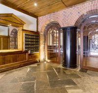 Upscale Polished King Street Suite - Accommodation Brisbane