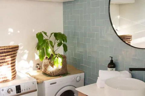 Charming Cottage With Leafy Courtyard - Accommodation Brisbane 5