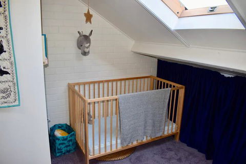 Charming Cottage With Leafy Courtyard - Accommodation Brisbane 1