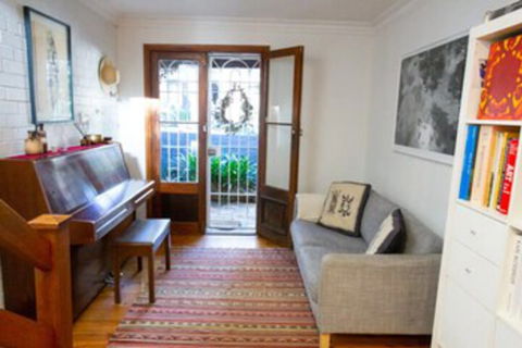 Charming Cottage With Leafy Courtyard - Accommodation Brisbane 0