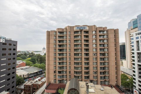 City Living At Best Location In Melbourne - Accommodation Brisbane 1