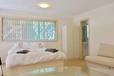 Manly Studio 2 Minutes From The Beach - Accommodation Brisbane 6