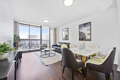 HomeHotel Stylish 3 Bed Clean & Comfort - Accommodation Brisbane 0