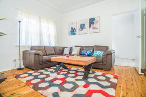 Belmore House - Accommodation Brisbane 0