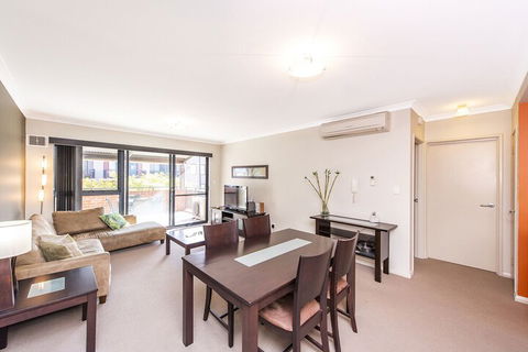 Subiaco Emporium Apartment - Accommodation Brisbane 5