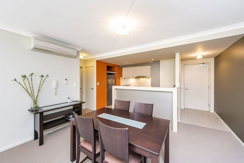 Subiaco Emporium Apartment - Accommodation Brisbane 4