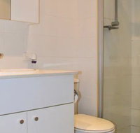 Tranquil 1 Bedroom Apartment With Sunny Courtyard - Accommodation Brisbane