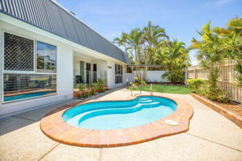 Allamanda Sands - 23 Oriole Avenue - Accommodation Brisbane 0