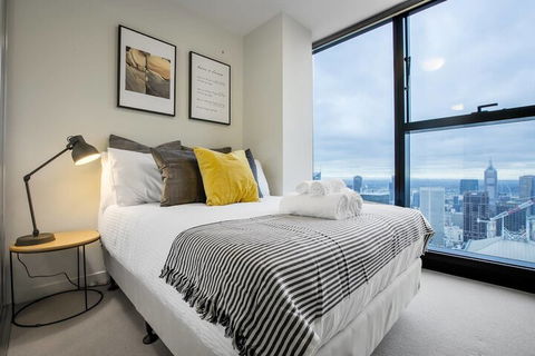 Stunning 2 Bed On Collins With Pool In Southern Cross - Accommodation Brisbane 4