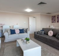 Milsons Point Apartment With Harbour Bridge Views - Accommodation Brisbane
