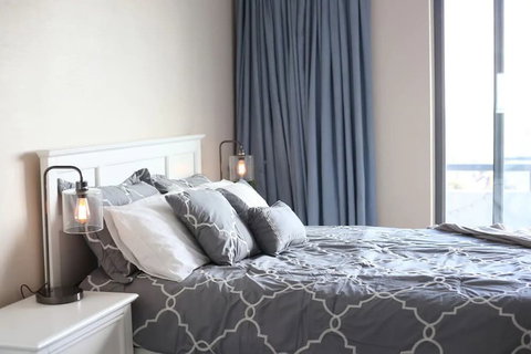 Milsons Point Apartment With Harbour Bridge Views - Accommodation Brisbane 6
