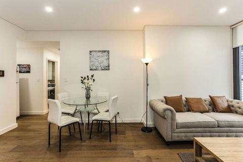 New Bright Apartment In Waterloo Near Park - Accommodation Brisbane 2
