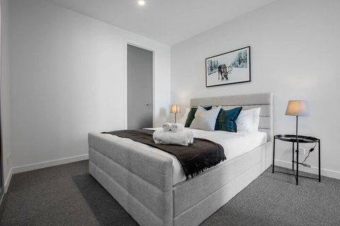Simple And Cozy Apartment In Parkville - Accommodation Brisbane 1