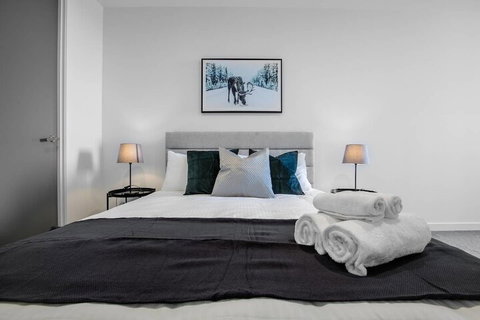 Simple And Cozy Apartment In Parkville - Accommodation Brisbane 7